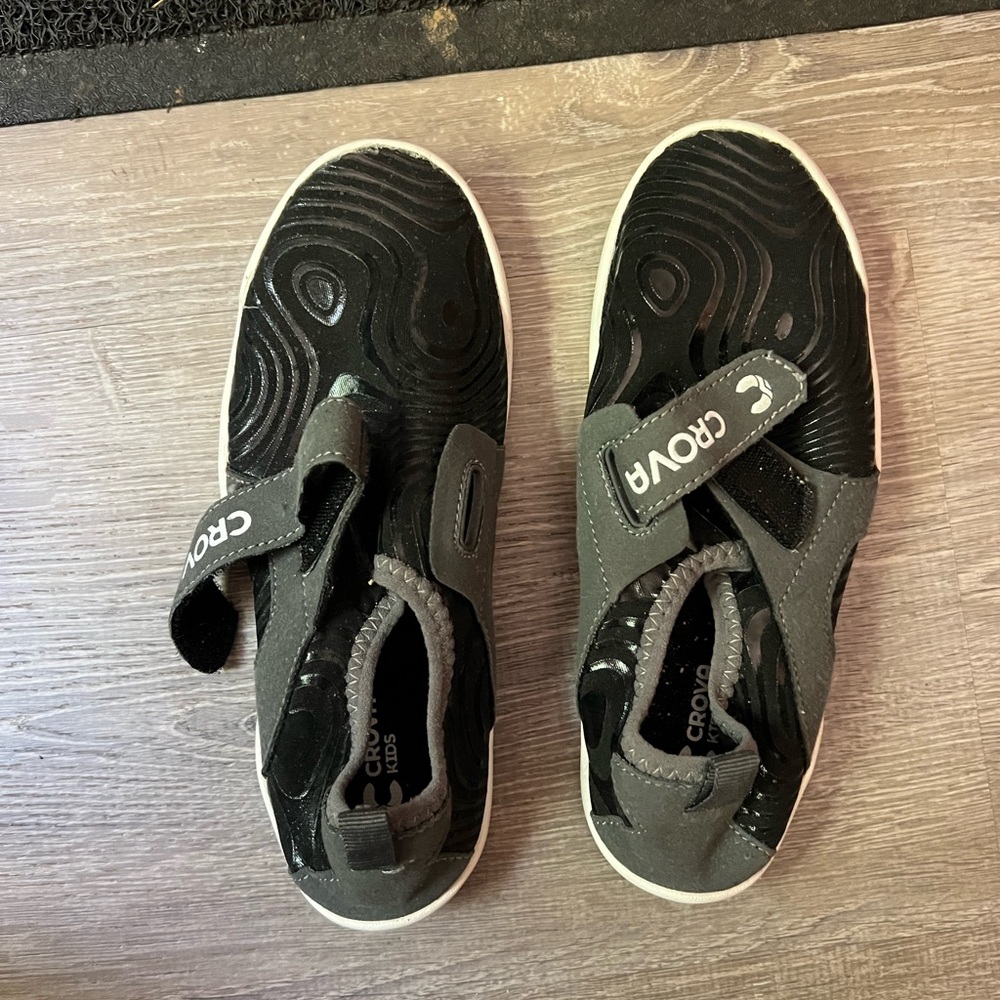 Lightly used Crova aqua socks for kids - good for surfing and rocky shores